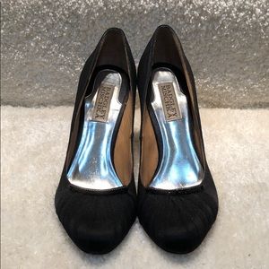 Badgley Mischka size 6.5 black pumps